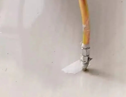 临清瓷砖空鼓维修公司专业解答在瓷砖铺贴过程中，如果使用的砂料过粗（如全部使用了粗砂），可能会导致以下问题